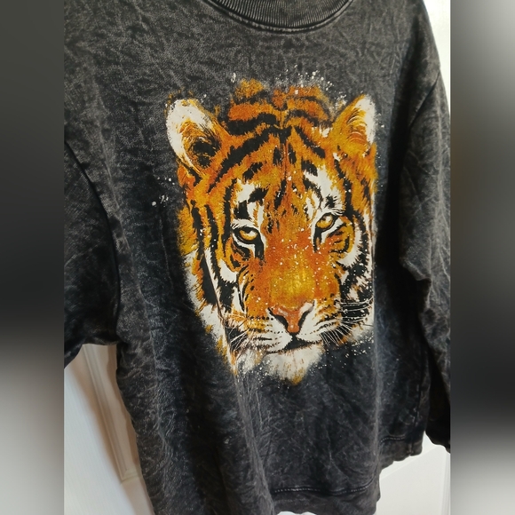 Love Vintage Y2K Grunge Aesthetic Cotton Black Acid Wash Goth Graphic Sweatshirt - Picture 2 of 6